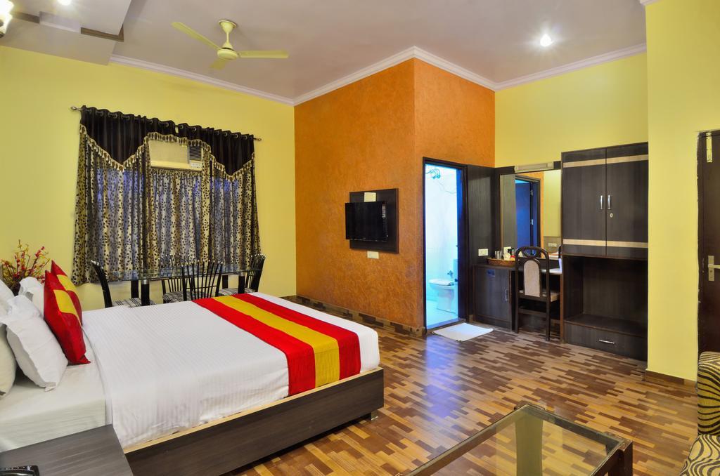 Hotel Roopa International Amritsar Ngoại thất bức ảnh