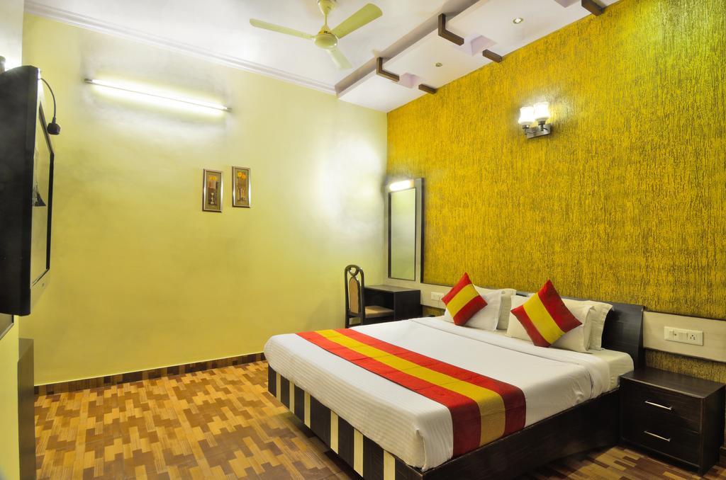 Hotel Roopa International Amritsar Ngoại thất bức ảnh