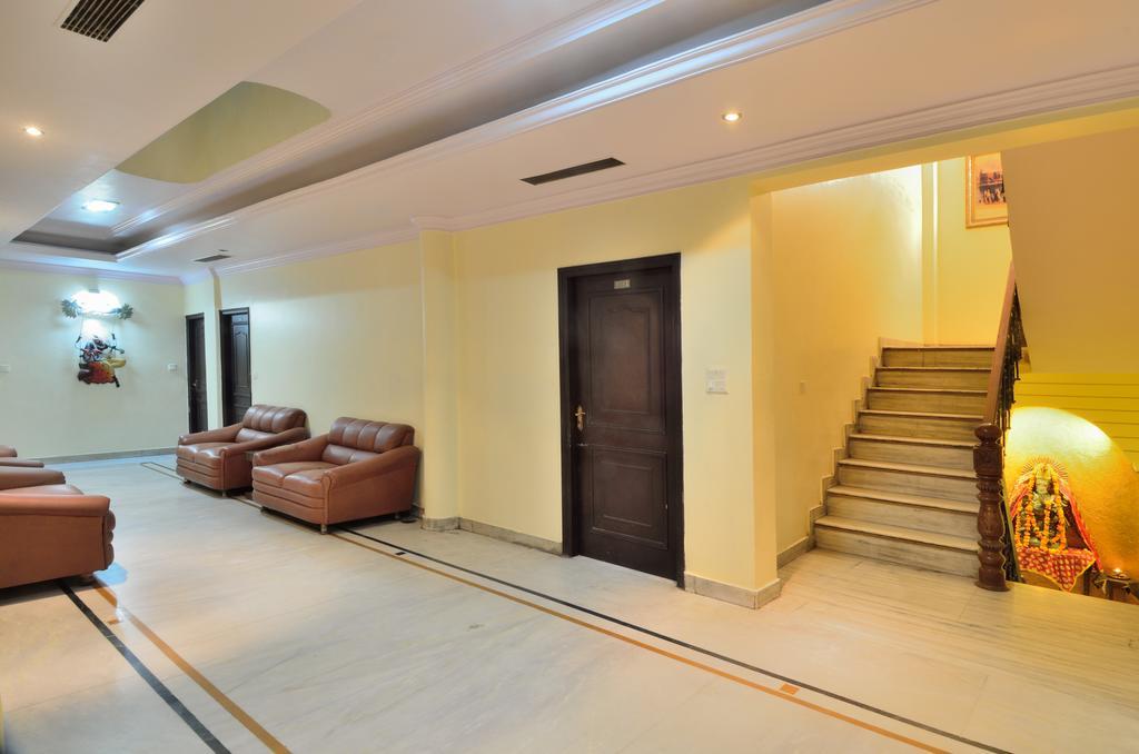 Hotel Roopa International Amritsar Ngoại thất bức ảnh